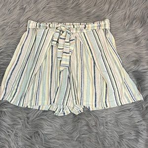 BCBGENERATION SHORT SIZE M